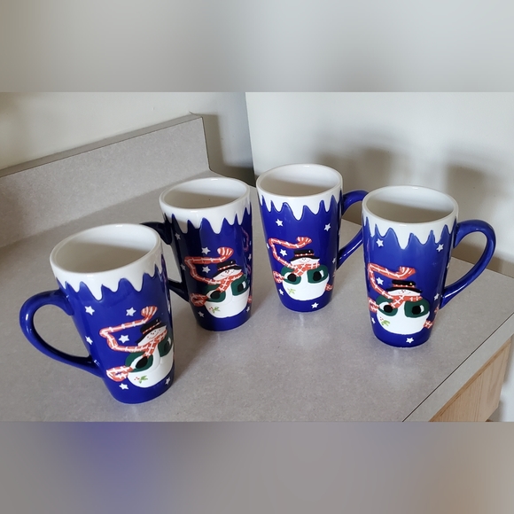 🆕️4️⃣⛄️mugs❄️ - Picture 1 of 8